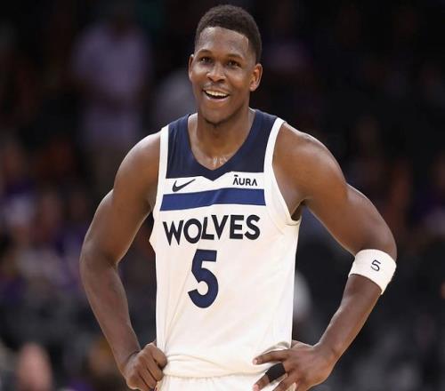 斯基拉：皇马只能在夏窗1000万回购帕斯，球员也不想冬窗转会（斯基拉：皇马仅能在夏窗以1000万回购帕斯，球员无意冬窗离队）