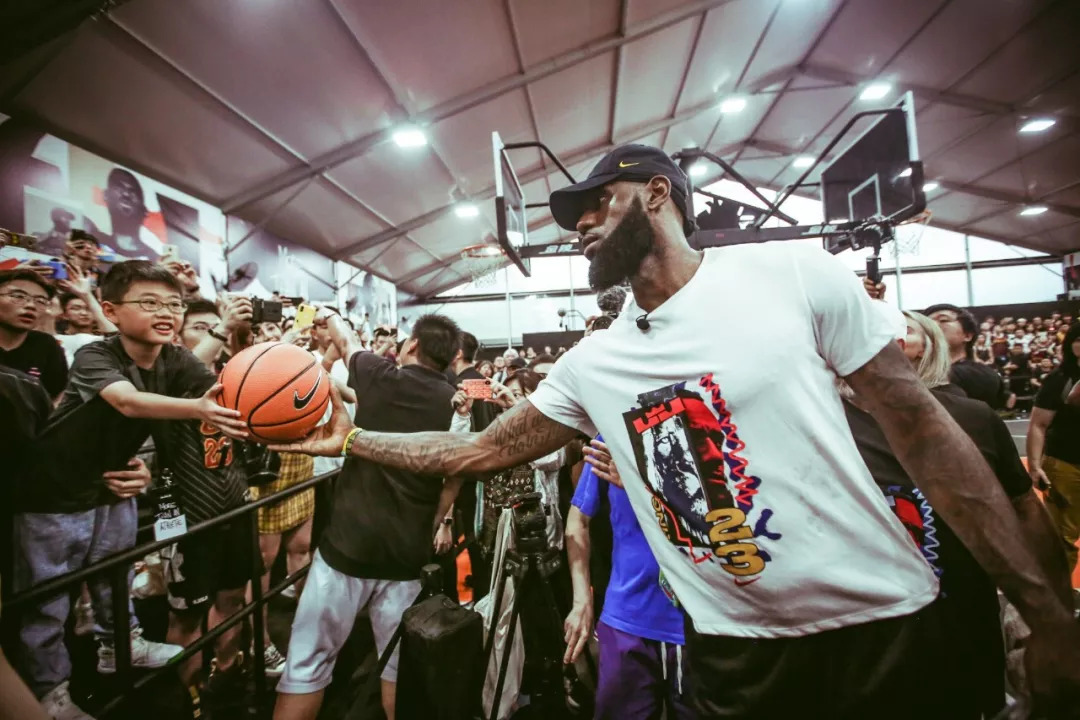 渐入佳境，安迪-迪乌夫首次代表国米首发斩获处子球（越战越勇，安迪-迪乌夫国米首次先发即完成处子破门）