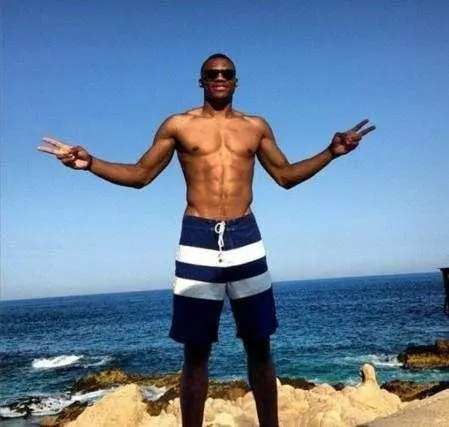 科贝电台：专家会诊由亚马尔团队要求，巴萨仍排除手术治疗（科贝电台：亚马尔团队促成专家会诊，巴萨仍不考虑手术）