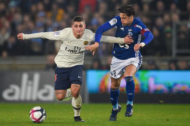 远在迈阿密心系罗马，托蒂和坎德拉用手机观看老东家焦点大战（身在迈阿密心在罗马，托蒂与坎德拉拿手机观看老东家焦点战）