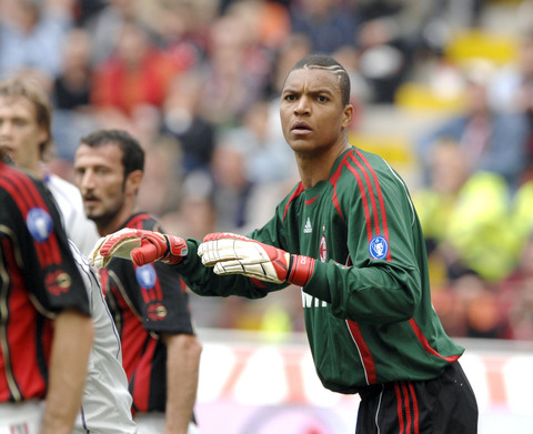 中超：武汉三镇2-0战胜上海申花（中超战报：武汉三镇2比0力克上海申花）