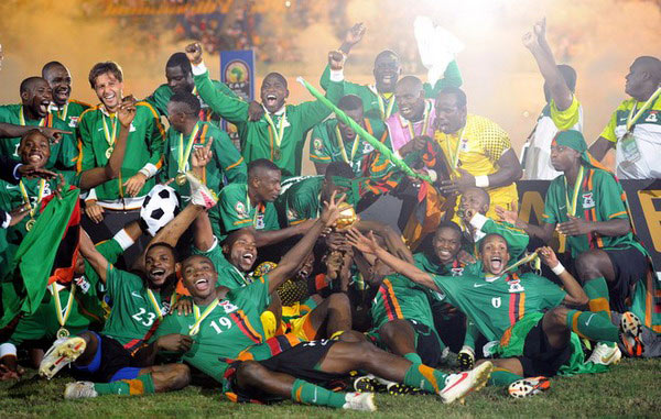 皇马vs曼城全场数据：射门8-8，控球率五五开（皇马与曼城全场统计：8-8射门，控球势均力敌）