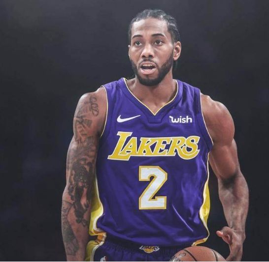 爱德华兹44分创赛季得分新高，单节19分+准绝平拯救球队（爱德华兹轰44分刷新赛季新高，单节19分+准绝平力挽狂澜）