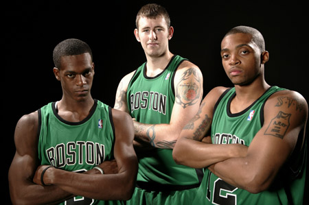 西班牙人俱乐部即将连续第13年与位于巴塞罗那的特...（西班牙人俱乐部与巴塞罗那的特…合作即将迈入第13年）