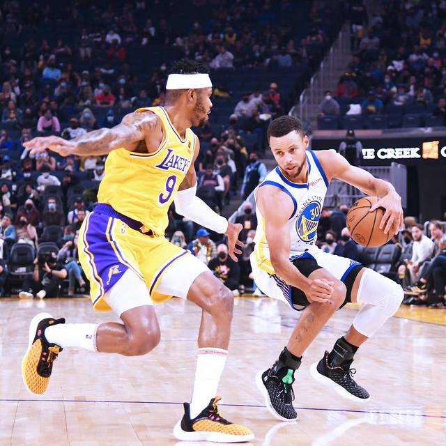 图片报：拜仁明夏若签施洛特贝克，5年总费用比续约于帕还高（图片报：拜仁若明夏签下施洛特贝克，五年总成本将高于续约于帕）